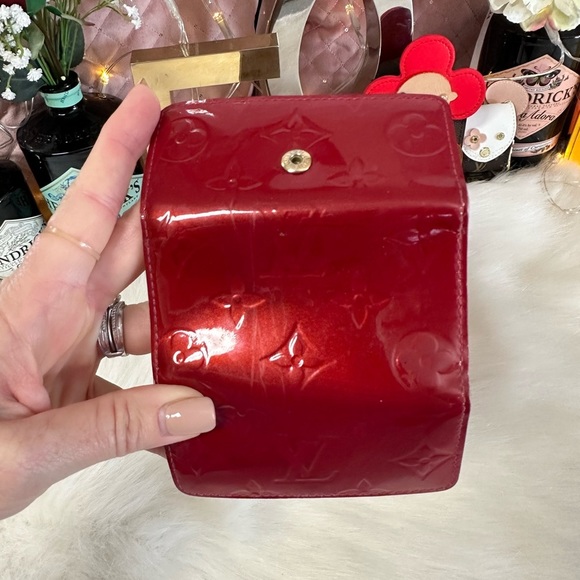 Authentic POMME D’AMOUR LOUIS VUITTON MONOGRAM VERNIS LEATHER MULTICLES KEY CASE - Picture 8 of 13